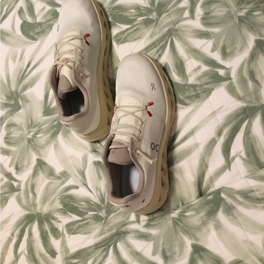 ON Running sneakers Cream & Beige Lightweight Sneakers